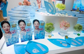 广州美博会精品展馆婕露丝：做一款排毒养颜的小零食