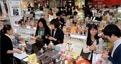韩国男性每天平均用4.5种化妆品 求职者美容需求大