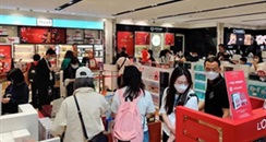海南免税店春节7天卖超15亿元，化妆品、香水火爆